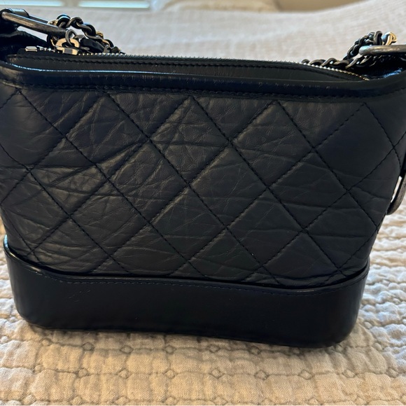 Authentic Chanel Hobo bag.  Excellent like new condition. - Picture 3 of 11